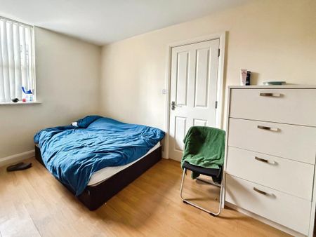 3 bedroom terraced house to rent - Photo 5