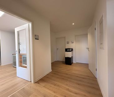 Sanierte 4-Raumwohnung mit großem Balkon und Blick ins Grüne! - Photo 2