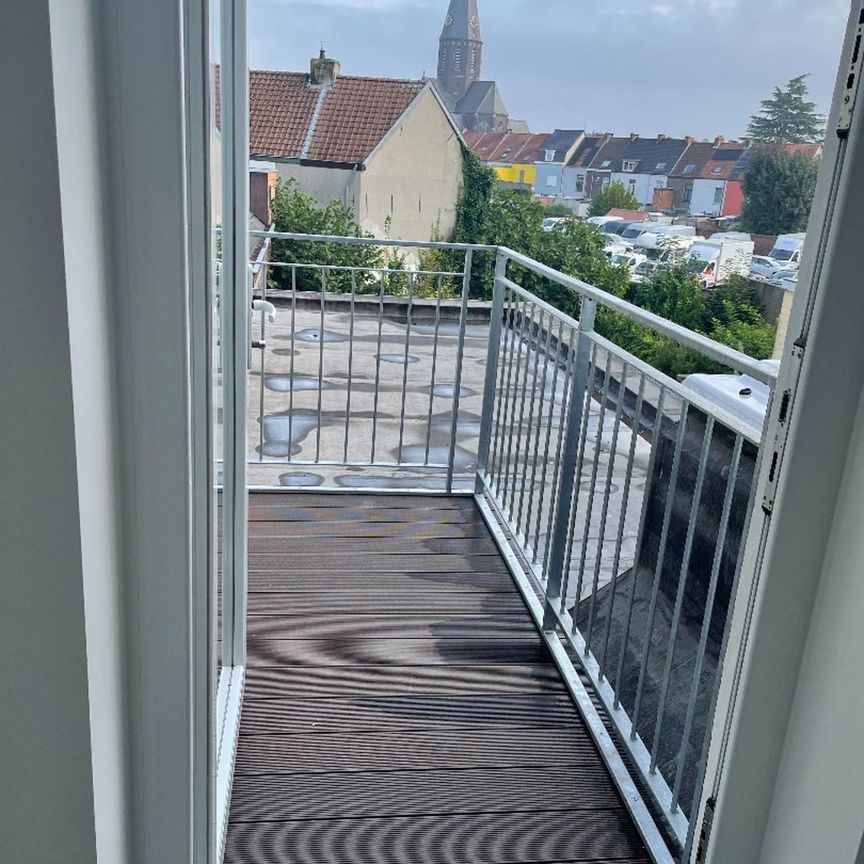 Ruim duplexappartement met terras in stationsbuurt - Photo 1