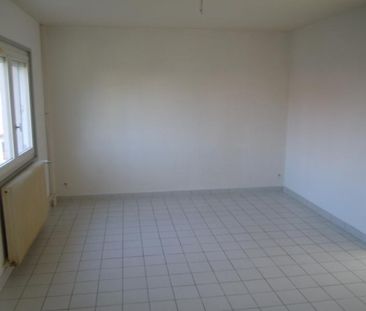 Location Appartement 4 pièces 75m² MACON 71000 - Photo 4