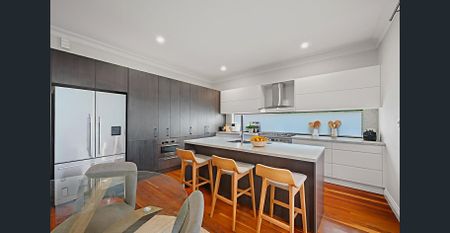 Classic Californian Bungalow, Stylishly Renovated - Photo 5