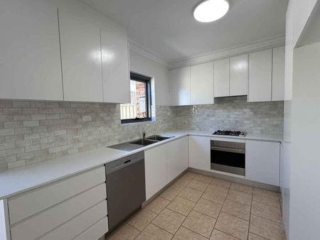 8/96 Duntroon Street Hurlstone Park - Photo 2