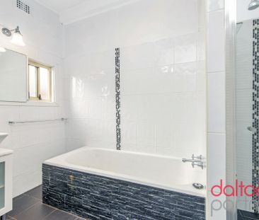 Stylish Carrington Cottage! - Photo 3