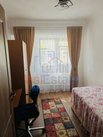 Apartament 3 Camere Podul de Fier - Photo 2