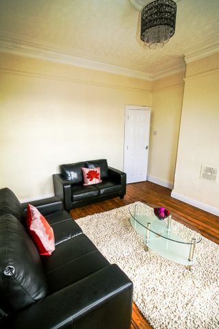 84a BURLEY ROAD Leeds - LS3 1JP - Photo 5