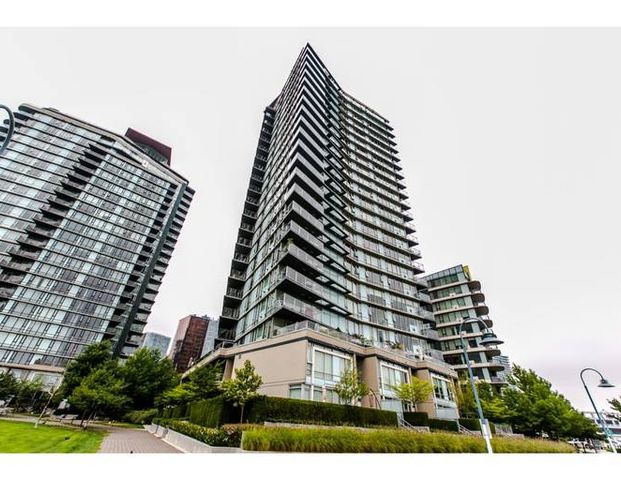 8 Smithe Mews Waterfront Fully Furnished 6 months or 1 year available | 8 Smithe Mews, Vancouver - Photo 1