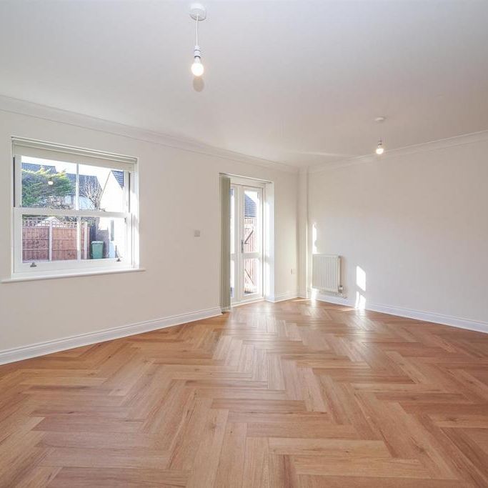 3 bedroom semi-detached house to rent - Photo 1