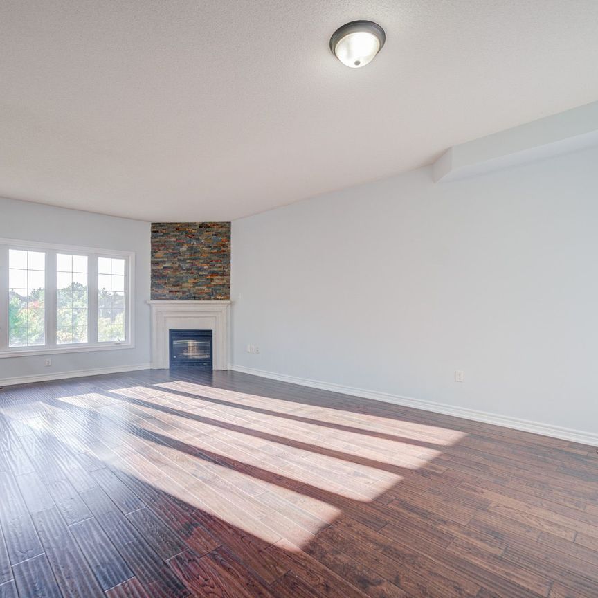 For Lease - 146 Art West Avenue, Newmarket, Ontario - Photo 1