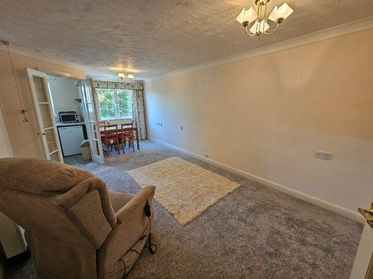 1 bedroom flat to rent - Photo 1