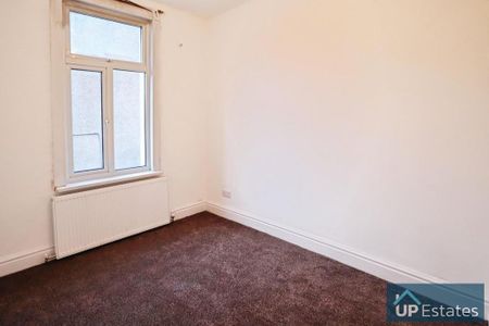 4 bedroom terraced house to rent - Photo 3