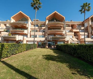2 Bedroom Apartment For Rent in Puerto Banús, Málaga - Photo 4