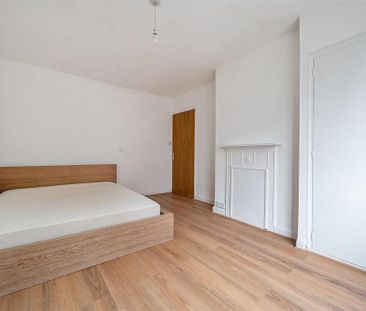 5 bedroom detached house to rent - Photo 3