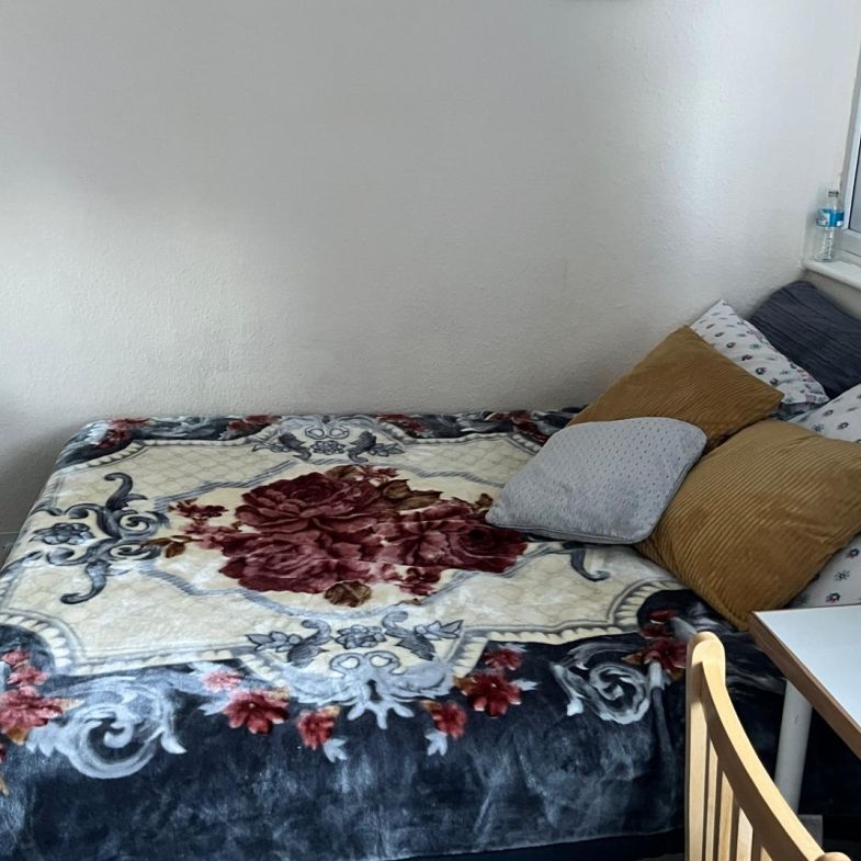 A Stunning Single Room Available in Rainborough Close NW10 0TR - Photo 1