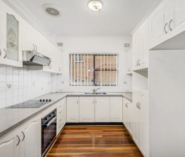 Spacious Three Bedroom Villa - Photo 5