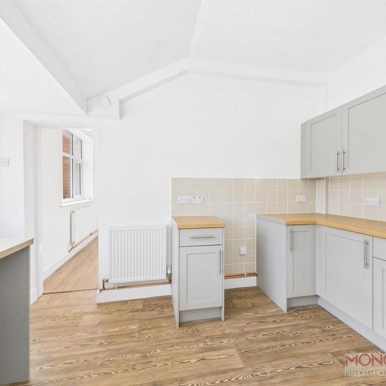 2 bedroom semi-detached house to rent - Photo 1