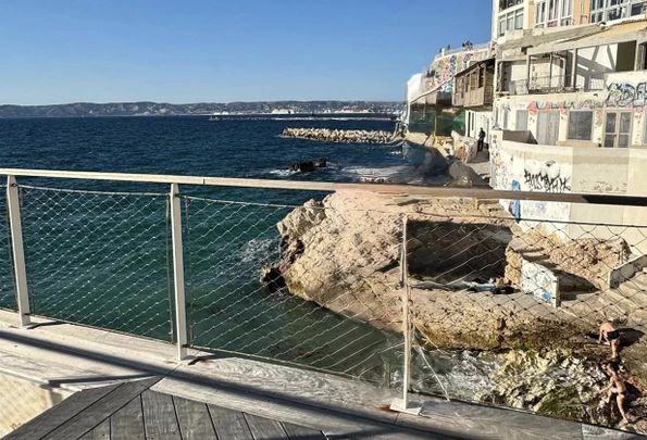 Location Appartement 3 pièces 70m² MARSEILLE 7ème - Photo 1