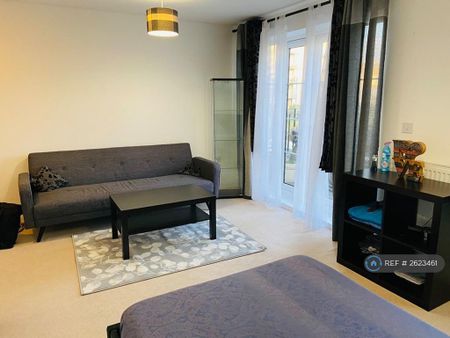 1 bedroom in a house share to rent - Photo 3