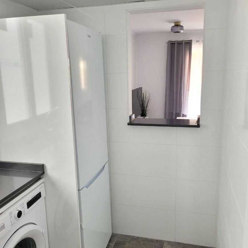 Middle Floor Apartment in Málaga - Photo 1