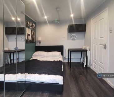 1 bedroom in a house share to rent - Photo 3