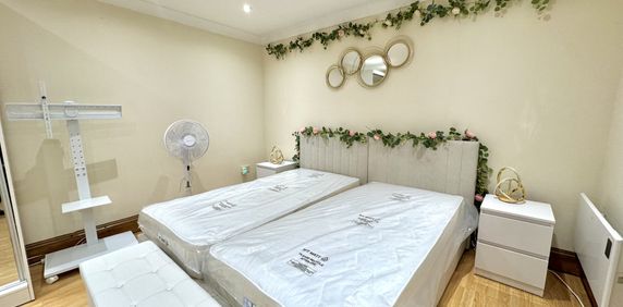 Leamington Road, Greater London, UB2 - Photo 2