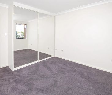 BRIGHT MODERN LIVING IN PARRAMATTA FRINGE LOCATION - Photo 4