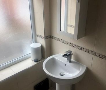 5 bedroom private hall to rent - Photo 2