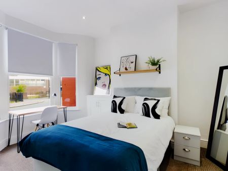 9 Bedroom House - Photo 3