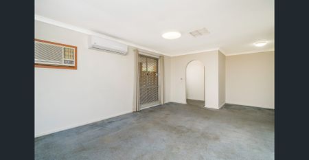 3x1 Family Home, in Quiet Location! - Photo 3