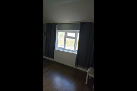 Studio Flat, Moyne Place, NW10 - Photo 2