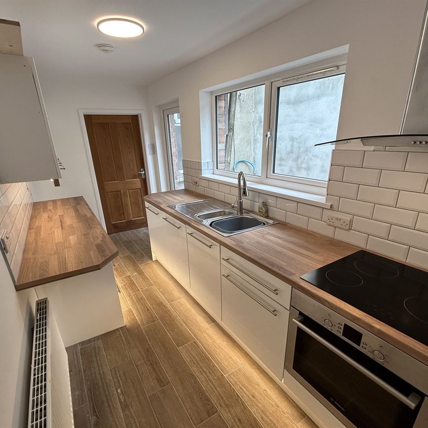2 Donegall Avenue, Belfast, BT12 6LX - Photo 1