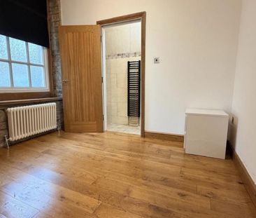 2 bedroom Flat To Let - Photo 3