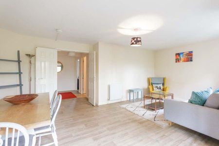 2 bedroom flat to rent - Photo 4