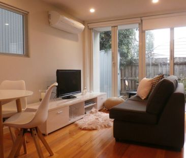 Inner City Living! - Photo 6