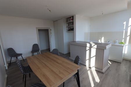 Location Appartement 1 pièce 45m² LA CHARITE SUR LOIRE 58400 - Photo 3