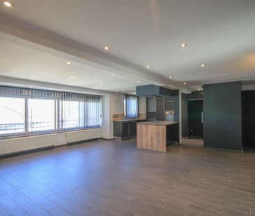 Appartement te huur in Mont-sur-Marchienne voor € 850 met 2 slaapka... - Photo 2