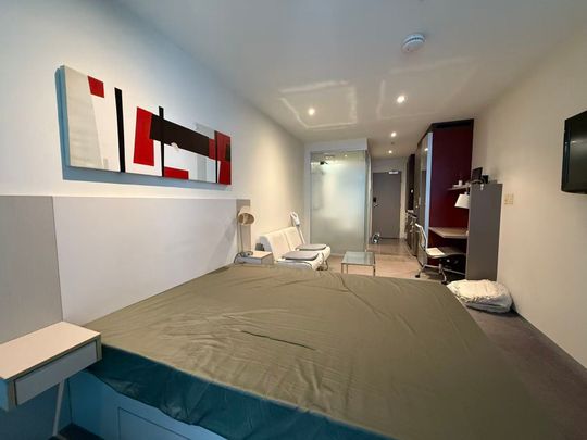 Fully Furnished Studio Apartment in the Centre of the CBD - Photo 1