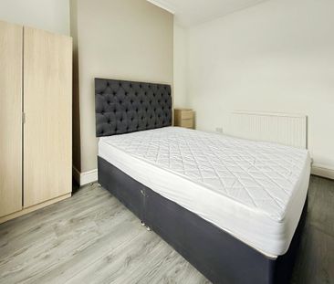 4 bedroom terraced house to rent - Photo 6