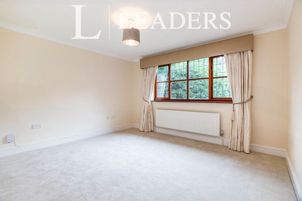 Castle Road, Weybridge, Surrey, KT13 - Photo 1