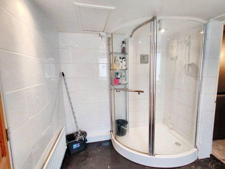 6 bedroom terraced house to rent - Photo 5