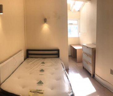 5 bedroom end of terrace house to rent - Photo 5