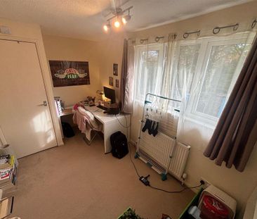 2 bedroom end of terrace house to rent - Photo 2