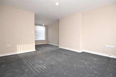 84, Springfield Avenue, Morley, Leeds, West Yorkshire, LS27 9PW - Photo 3