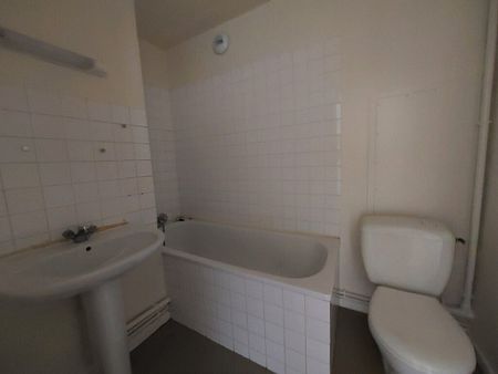 LOCATION Appartement, T2Bis, VALENCE EN POITOU COUHE - Photo 3