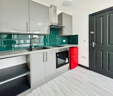 1 bedroom Flat To Let Total Size: 1077 SQ FT - Photo 4