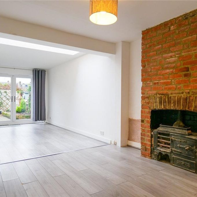 4 bedroom terraced house to rent - Photo 1