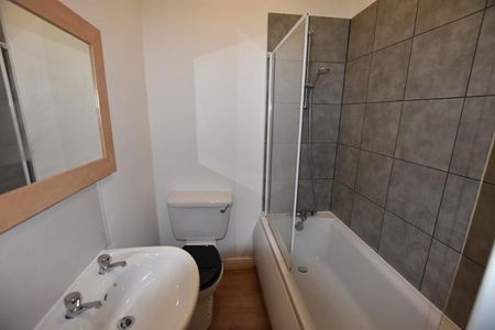 2 Bedroom Apartment To Let - Photo 3