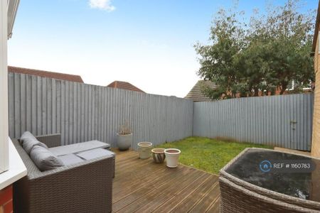 2 bedroom semi-detached house to rent - Photo 3