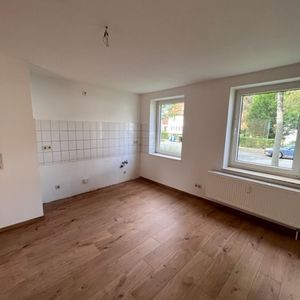 Charmante 3-Zimmer-Etagenwohnung in Herford  50,7 m² mit Badfenster und Gasheizung - Photo 2