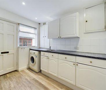 2 bedroom maisonette to rent - Photo 4