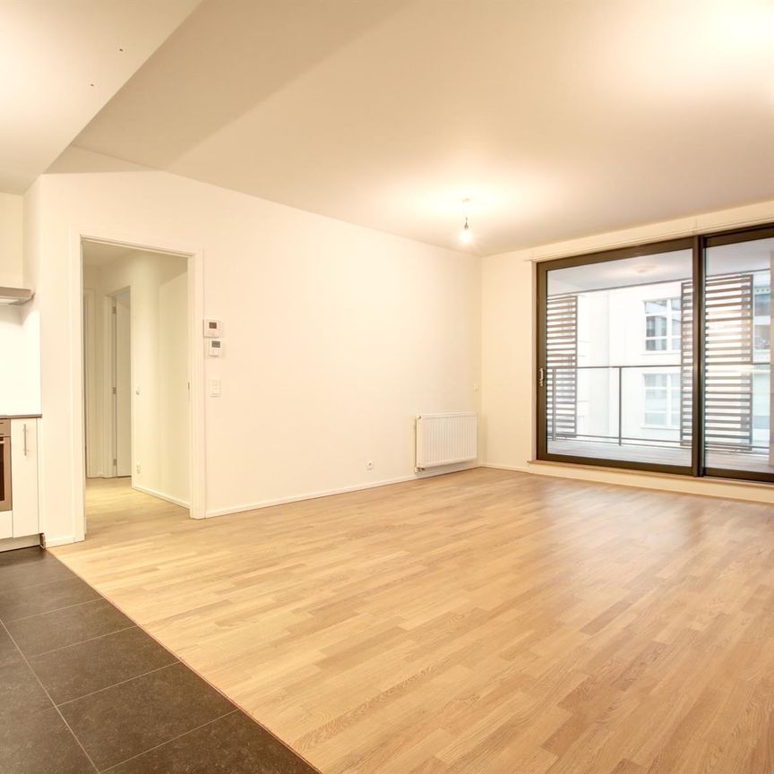 Flat - for rent - Photo 1